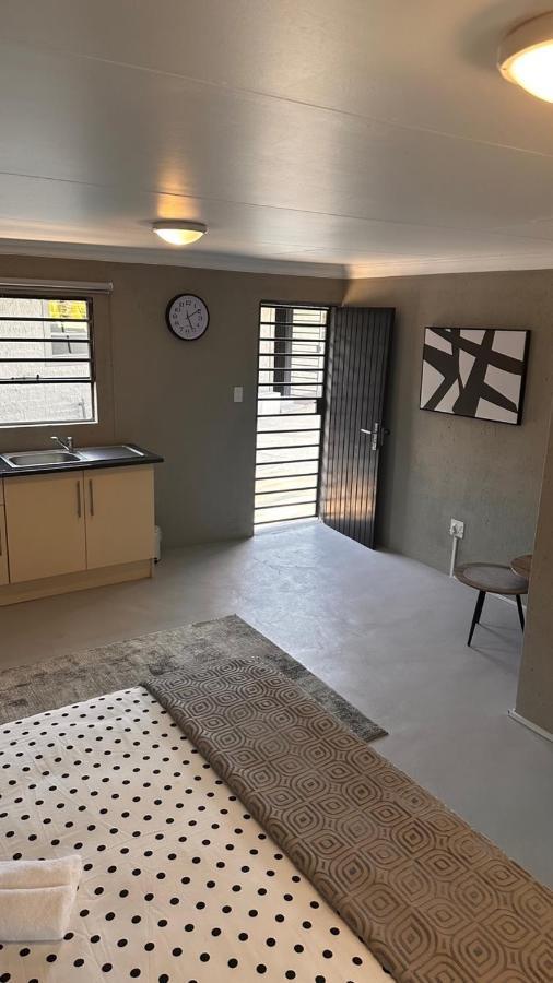 One Home Pretoria Luaran gambar