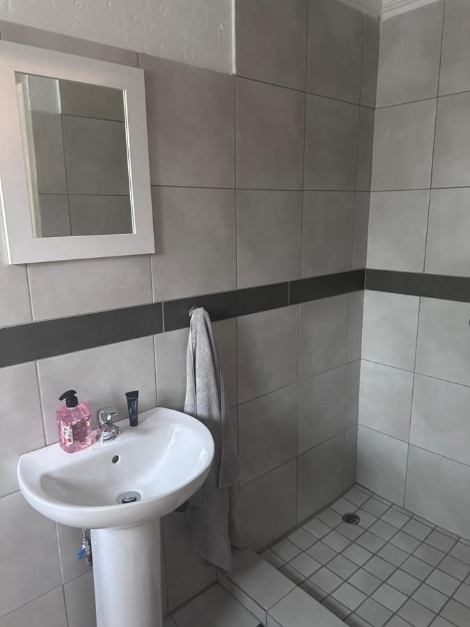 One Home Pretoria Luaran gambar